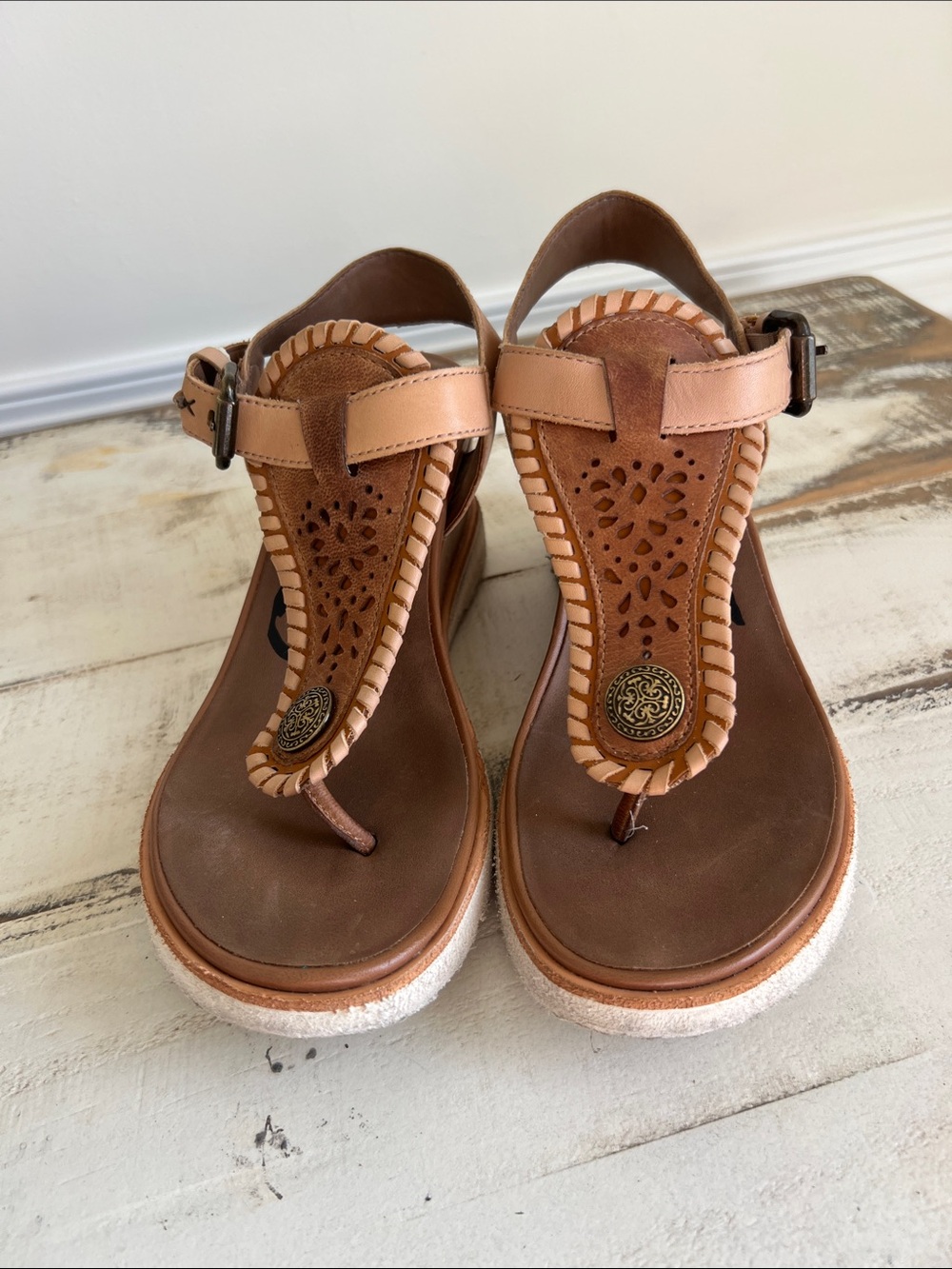 OTBT Women's Brown Tan Leather Thong Sandals with Medallion Accent